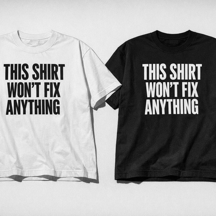 Negativia tee